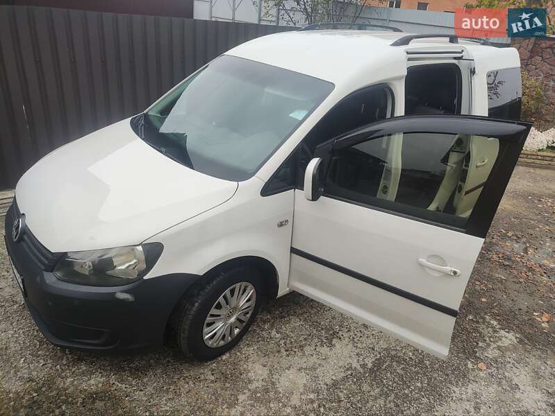 Мінівен Volkswagen Caddy 2012 в Києві