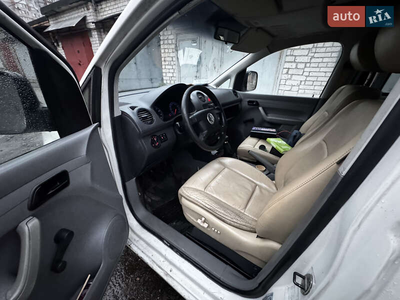 Минивэн Volkswagen Caddy 2004 в Киеве