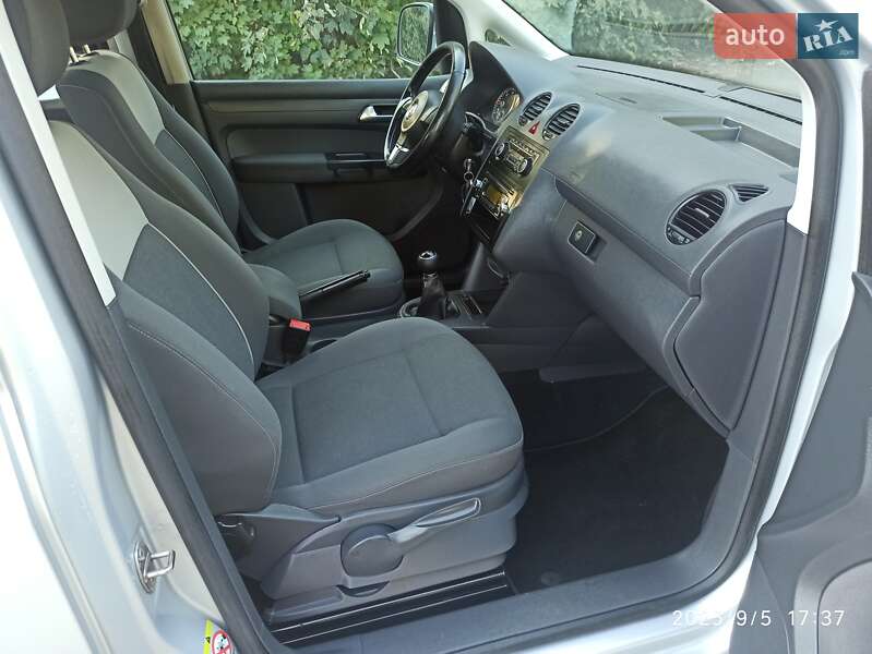 Мінівен Volkswagen Caddy 2010 в Рівному фото 24 Мінівен Volkswagen Caddy 2010 в Рівному