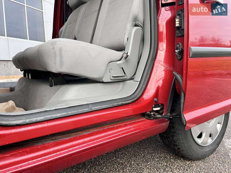 Мінівен Volkswagen Caddy 2005 в Білій Церкві