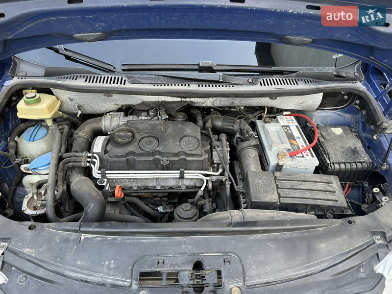 Мінівен Volkswagen Caddy 2009 в Чернівцях