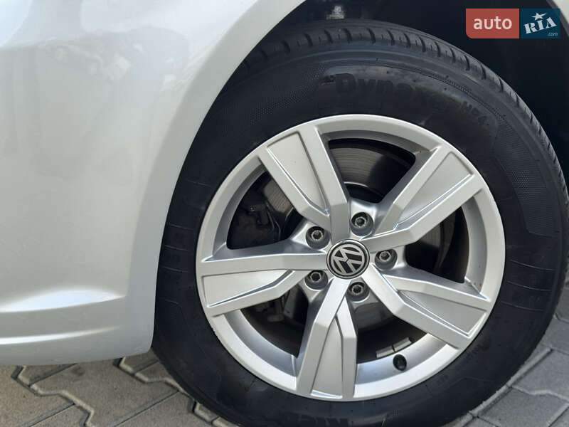 Мінівен Volkswagen Caddy 2013 в Сарнах