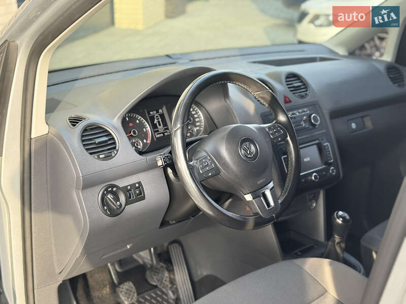 Мінівен Volkswagen Caddy 2013 в Сарнах