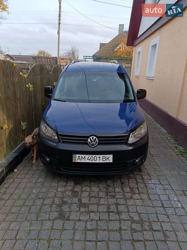 Минивэн Volkswagen Caddy 2010 в Коростышеве