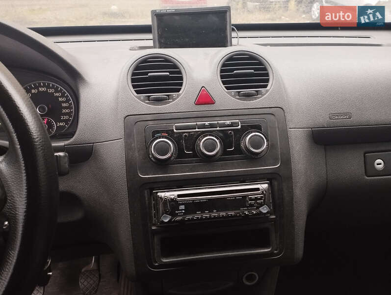 Бронированный автомобиль Volkswagen Caddy 2011 в Киеве