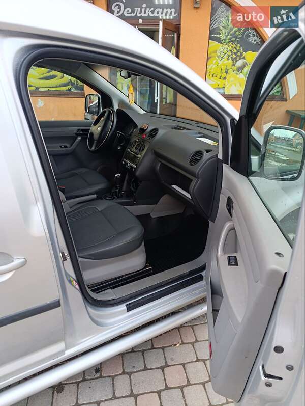 Минивэн Volkswagen Caddy 2008 в Тячеве фото 7 Минивэн Volkswagen Caddy 2008 в Тячеве