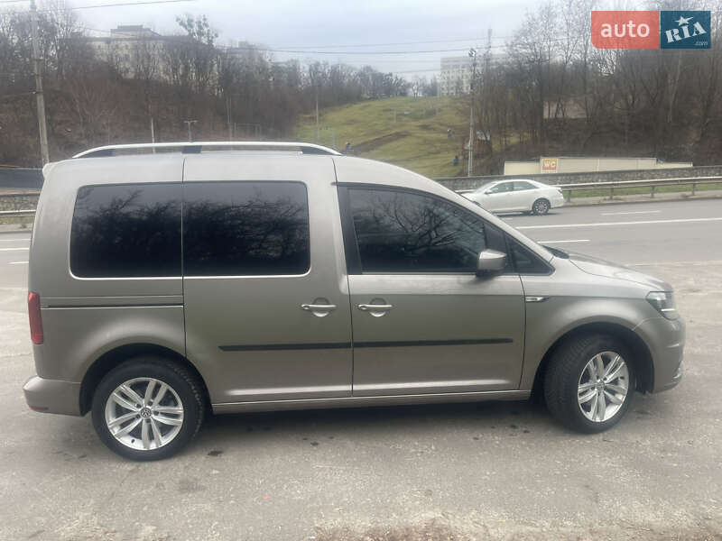 Мінівен Volkswagen Caddy 2019 в Києві