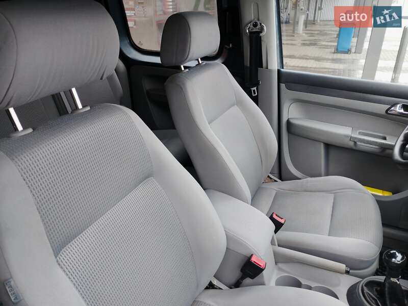 Мінівен Volkswagen Caddy 2006 в Олександрії