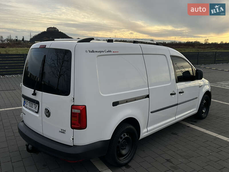 Вантажопасажирський фургон Volkswagen Caddy 2016 в Мукачевому