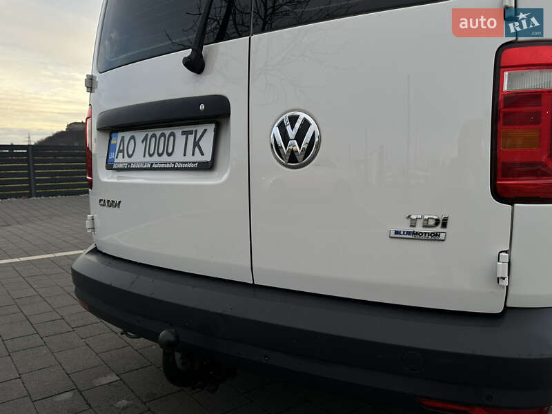 Вантажопасажирський фургон Volkswagen Caddy 2016 в Мукачевому