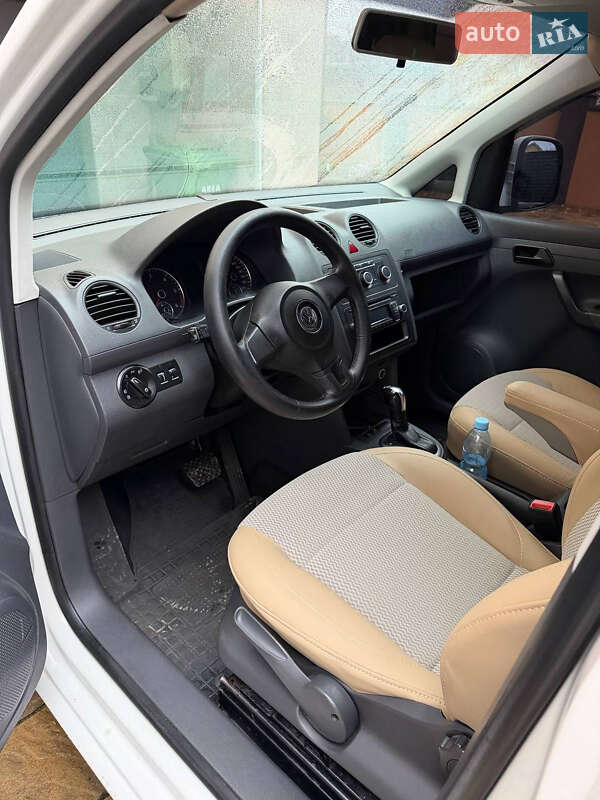 Вантажний фургон Volkswagen Caddy 2013 в Києві