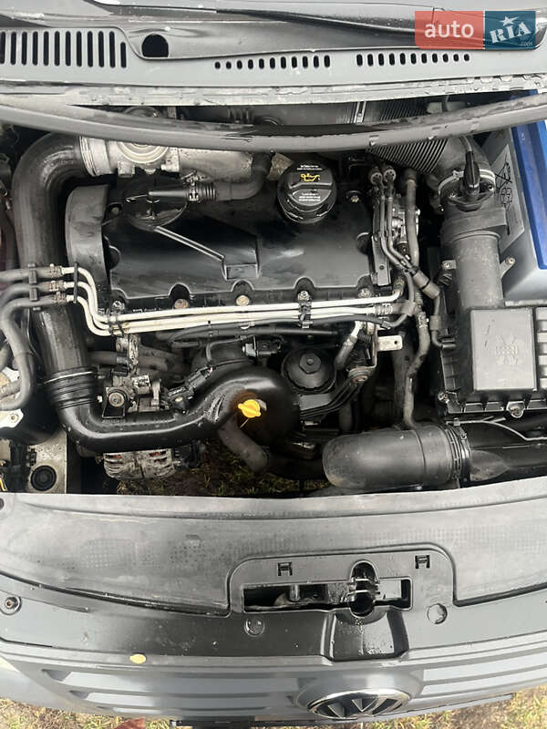 Минивэн Volkswagen Caddy 2005 в Сарнах