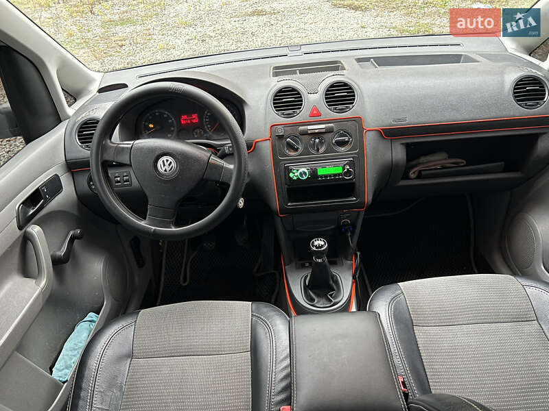 Вантажопасажирський фургон Volkswagen Caddy 2008 в Києві