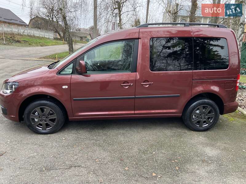 Мінівен Volkswagen Caddy 2014 в Києві