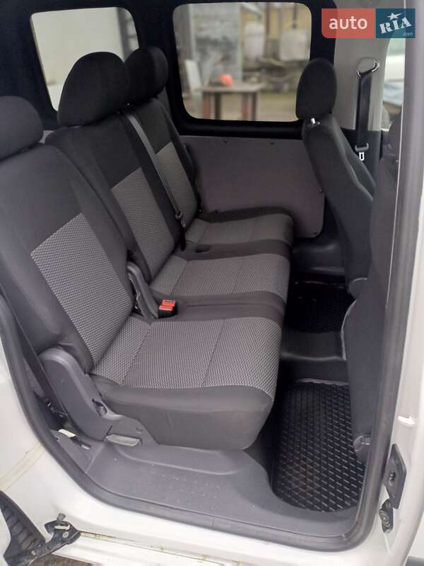 Мінівен Volkswagen Caddy 2014 в Козятині