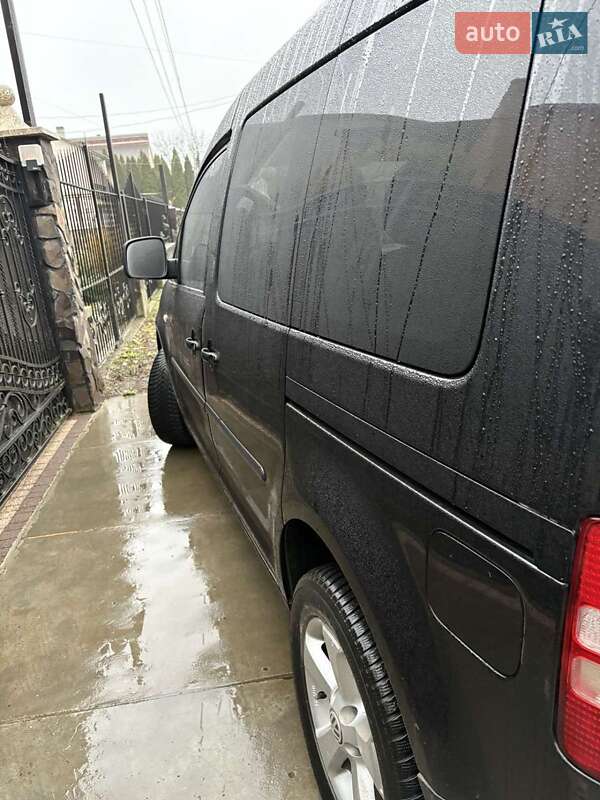 Мінівен Volkswagen Caddy 2013 в Виноградові