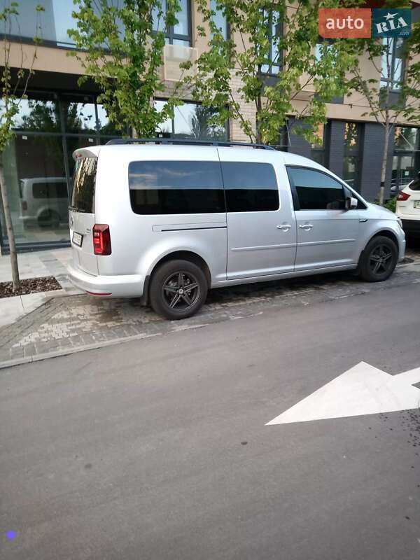 Минивэн Volkswagen Caddy 2015 в Киеве