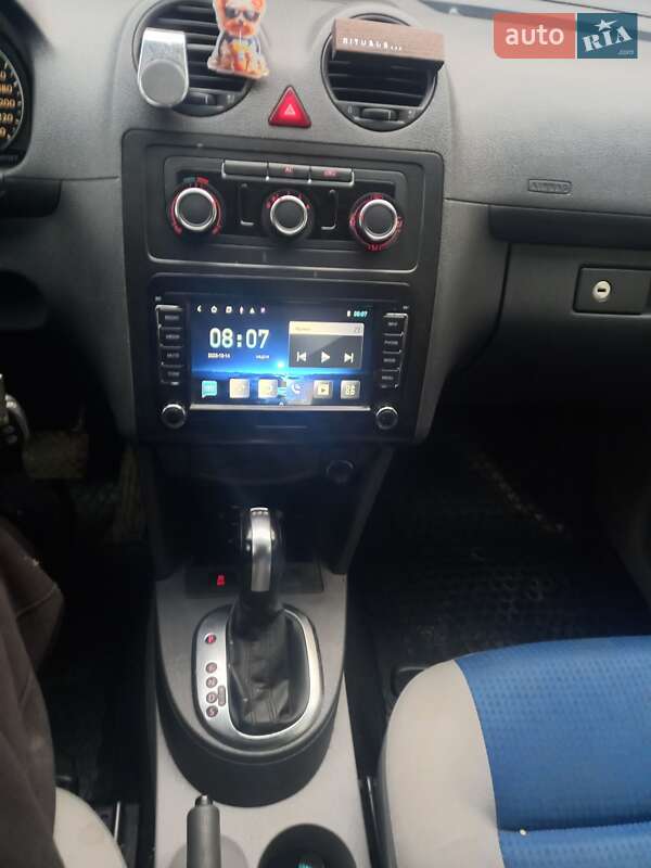 Минивэн Volkswagen Caddy 2011 в Вижнице