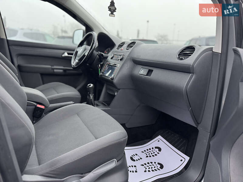 Минивэн Volkswagen Caddy 2013 в Сарнах