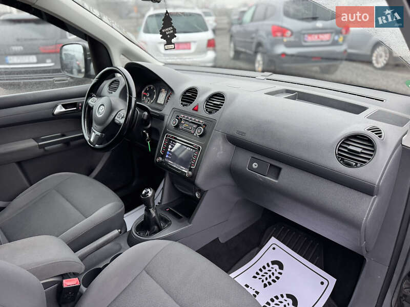 Минивэн Volkswagen Caddy 2013 в Сарнах