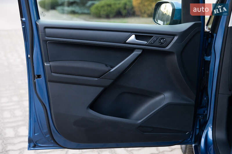 Минивэн Volkswagen Caddy 2017 в Луцке