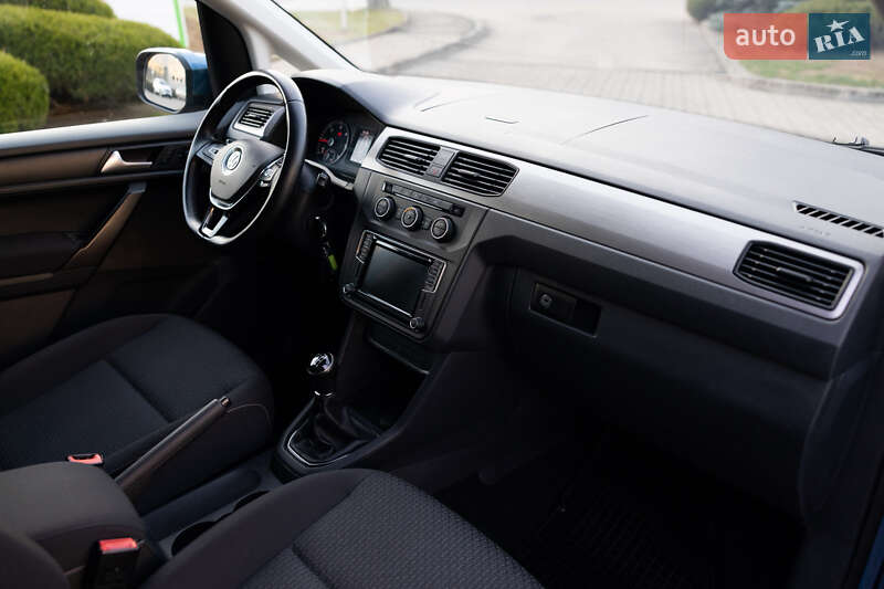 Минивэн Volkswagen Caddy 2017 в Луцке