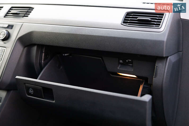 Минивэн Volkswagen Caddy 2017 в Луцке