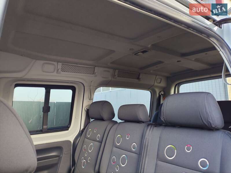 Минивэн Volkswagen Caddy 2012 в Черновцах