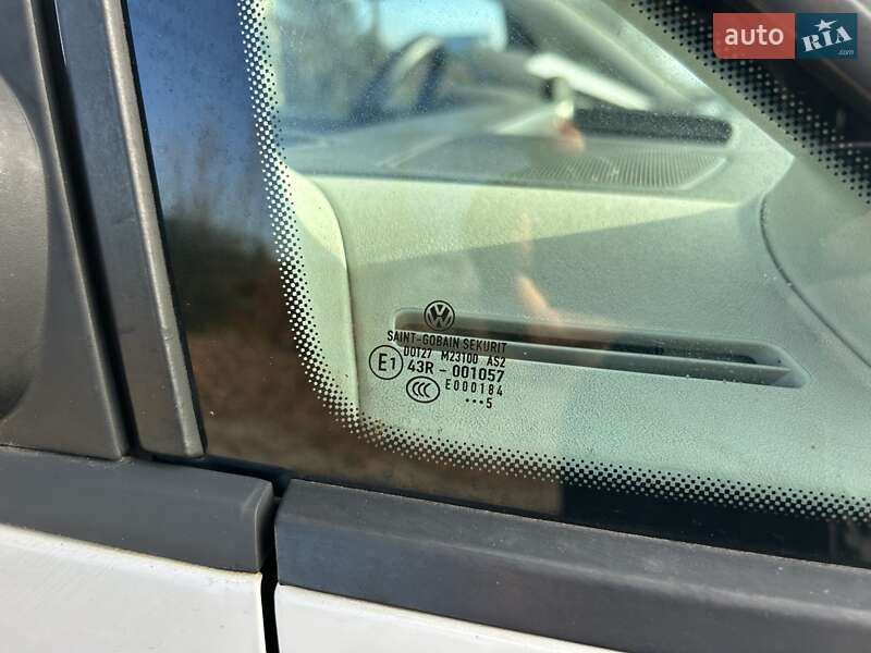 Вантажний фургон Volkswagen Caddy 2005 в Хусті