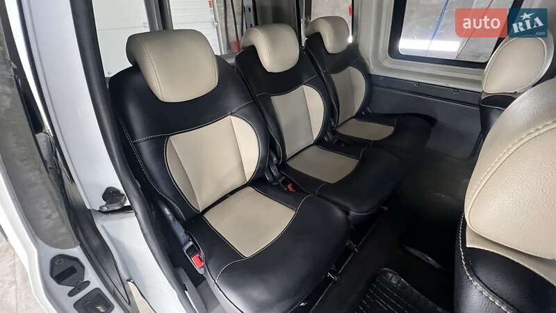 Мінівен Volkswagen Caddy 2008 в Рівному