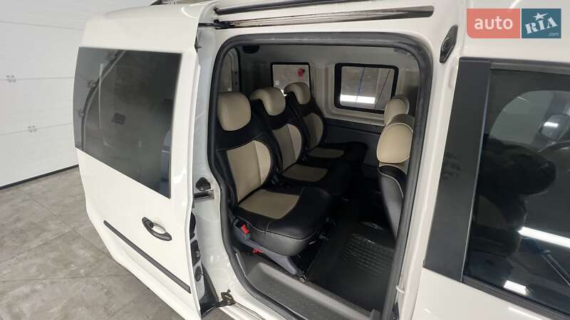 Мінівен Volkswagen Caddy 2008 в Рівному
