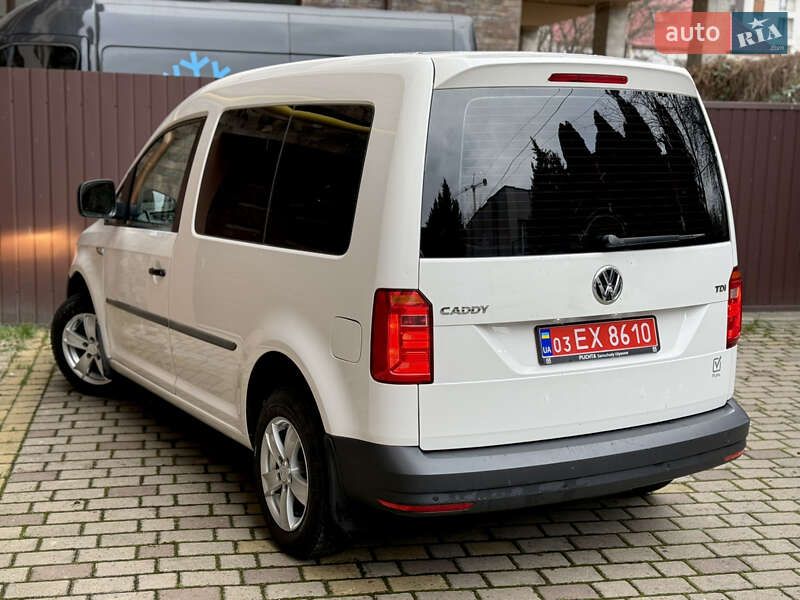Мінівен Volkswagen Caddy 2017 в Ужгороді