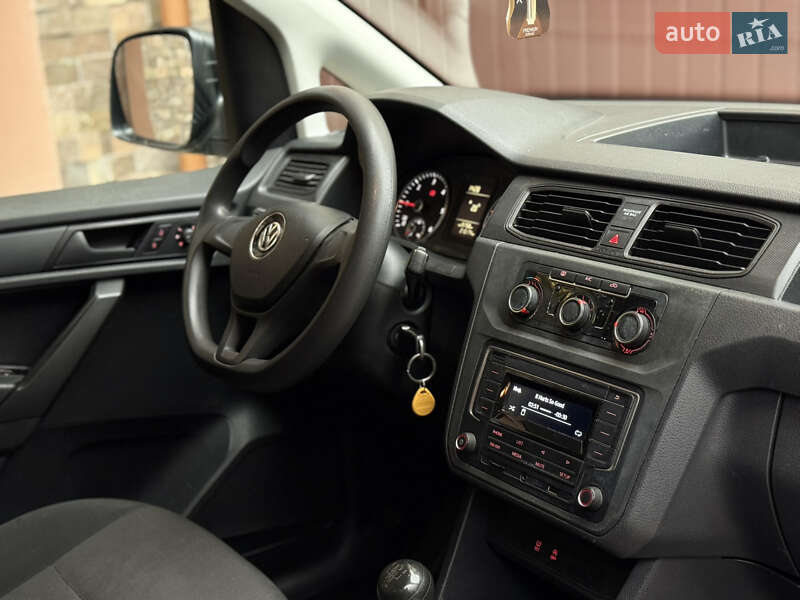Мінівен Volkswagen Caddy 2017 в Ужгороді