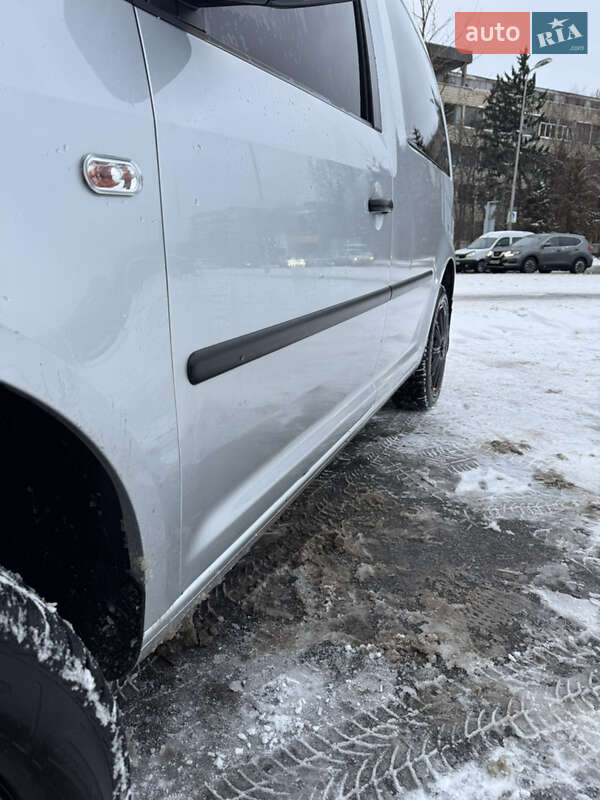 Мінівен Volkswagen Caddy 2010 в Києві