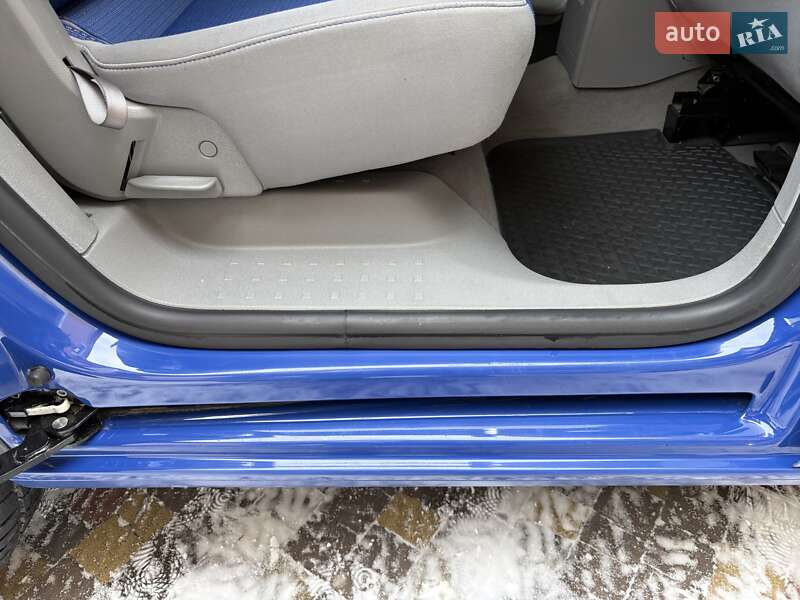 Минивэн Volkswagen Caddy 2006 в Судовой Вишне