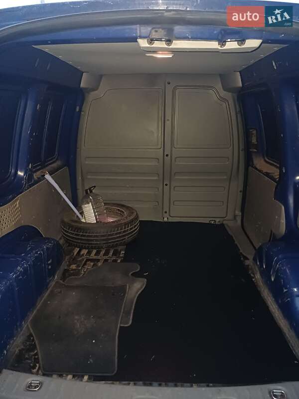 Вантажний фургон Volkswagen Caddy 2009 в Полтаві