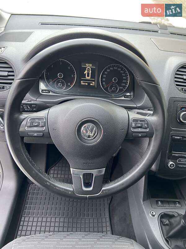 Мінівен Volkswagen Caddy 2014 в Києві