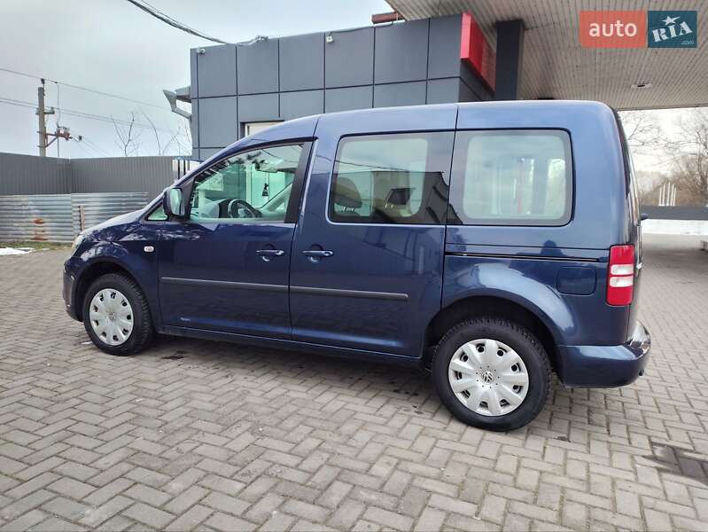 Мінівен Volkswagen Caddy 2012 в Чернівцях