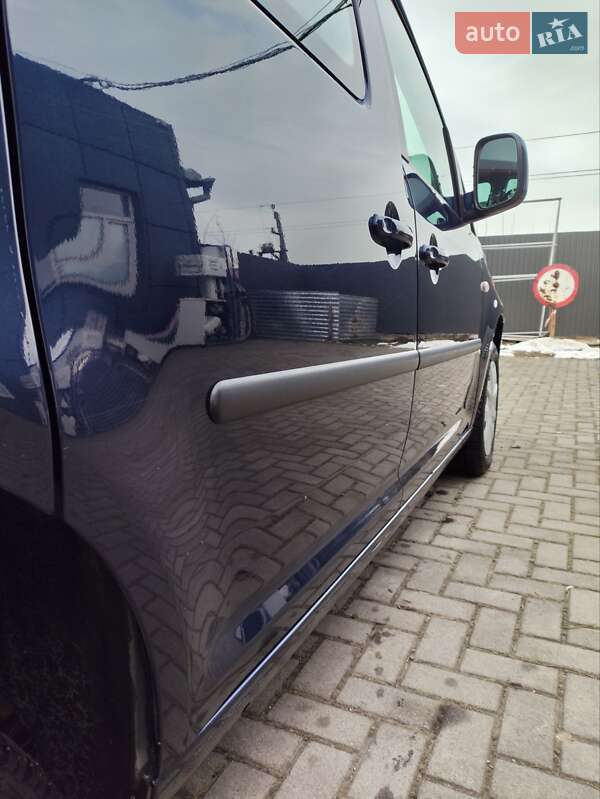 Мінівен Volkswagen Caddy 2012 в Чернівцях
