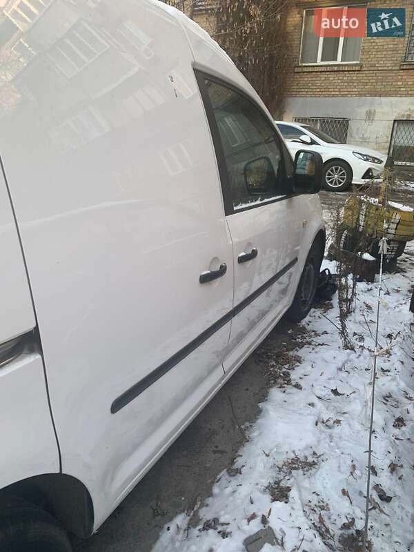 Грузовой фургон Volkswagen Caddy 2014 в Киеве