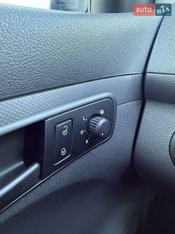 Грузовой фургон Volkswagen Caddy 2011 в Сумах