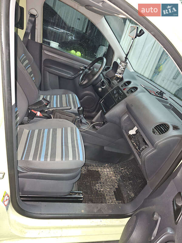 Мінівен Volkswagen Caddy 2013 в Черкасах фото 14 Мінівен Volkswagen Caddy 2013 в Черкасах