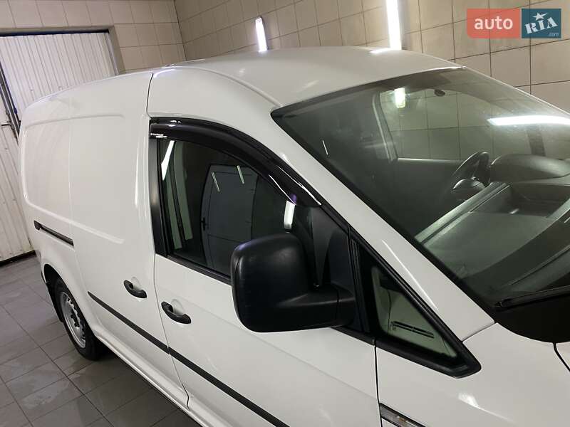 Грузовой фургон Volkswagen Caddy 2015 в Умани