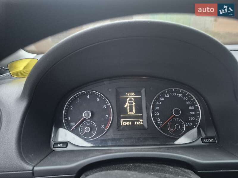 Минивэн Volkswagen Caddy 2011 в Киеве