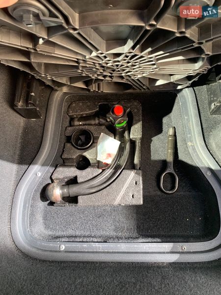 Минивэн Volkswagen Caddy 2009 в Кременце