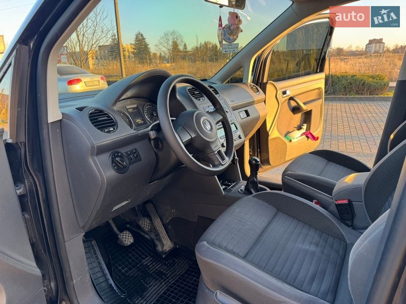 Минивэн Volkswagen Caddy 2014 в Виноградове