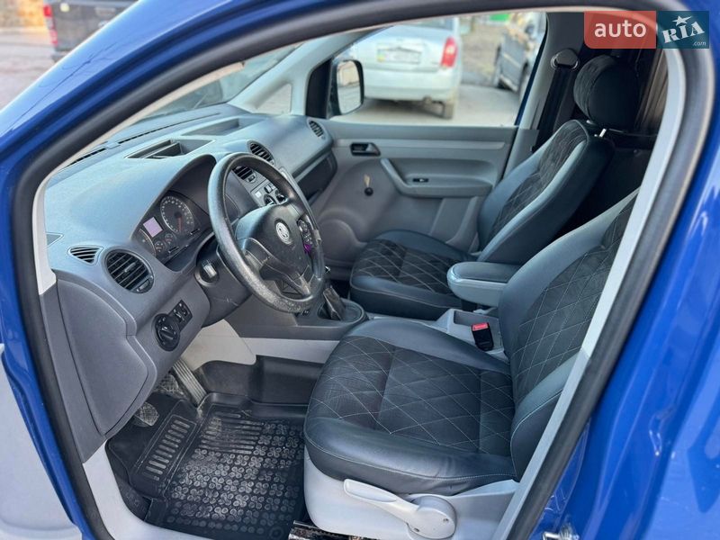 Минивэн Volkswagen Caddy 2010 в Днепре