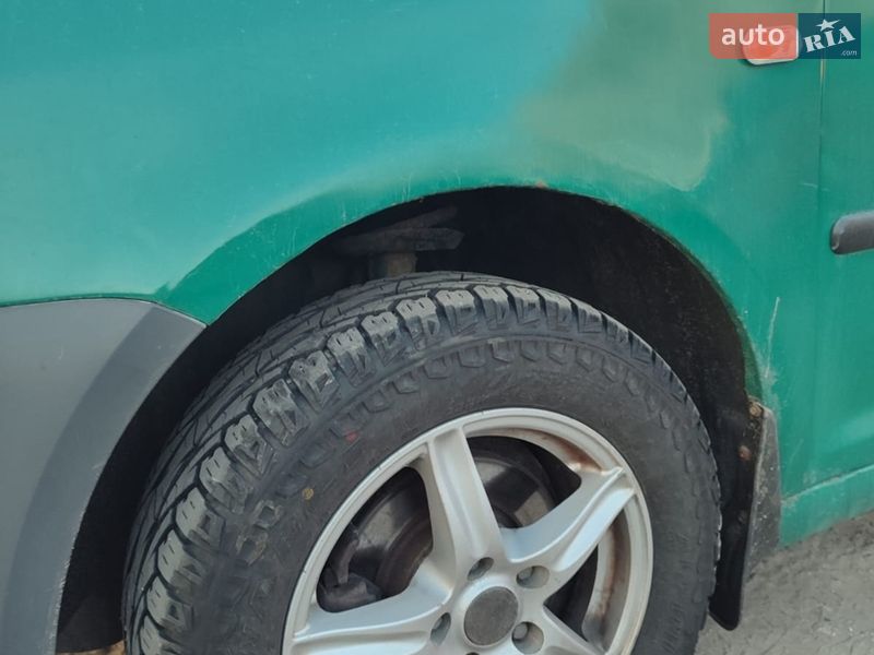 Минивэн Volkswagen Caddy 2005 в Киеве