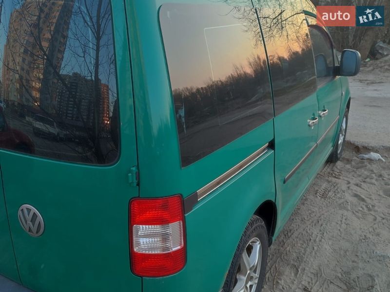Минивэн Volkswagen Caddy 2005 в Киеве