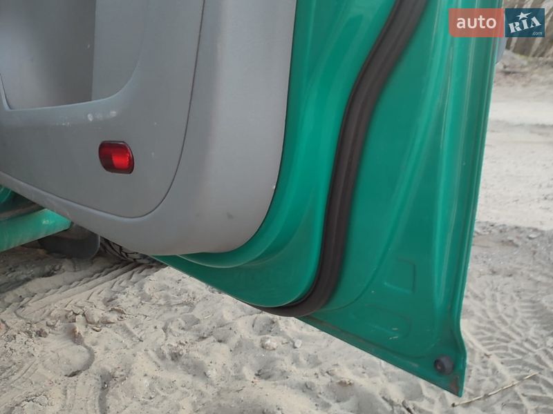 Минивэн Volkswagen Caddy 2005 в Киеве